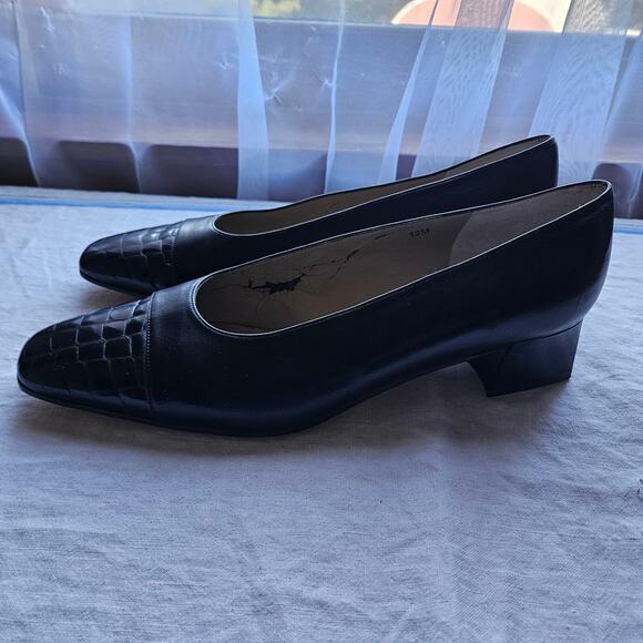 Van Eli Black Cap Toe Low Block Heel Shoes, SZ 12M - Picture 2 of 11